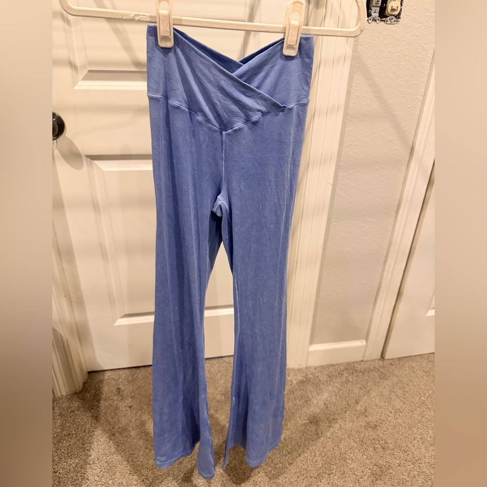 Aerie Offline Crossover Blue Flare Leggings